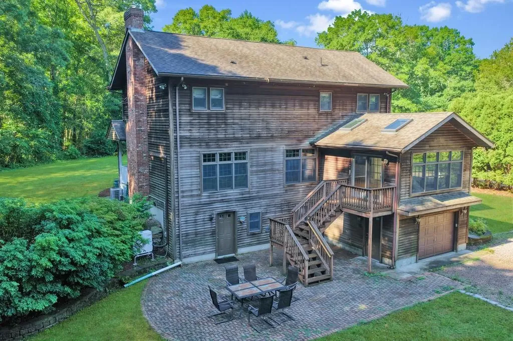 2 Overlook Drive Hopkinton RI 02804
