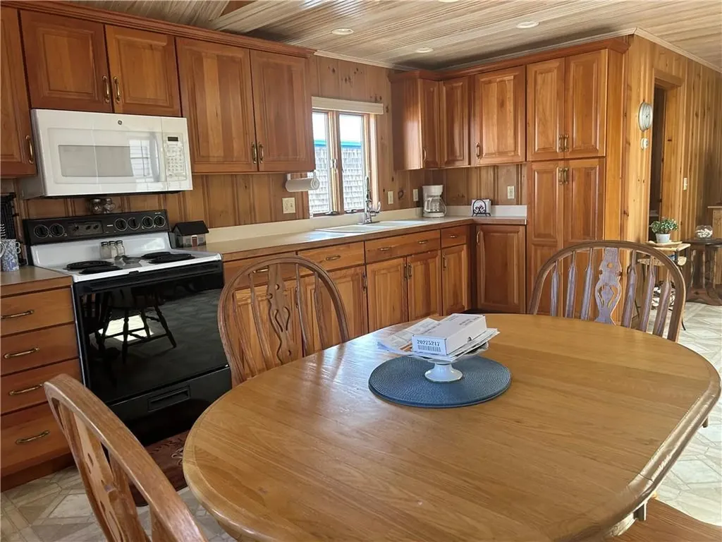 25 Champlin Avenue Narragansett RI 02879