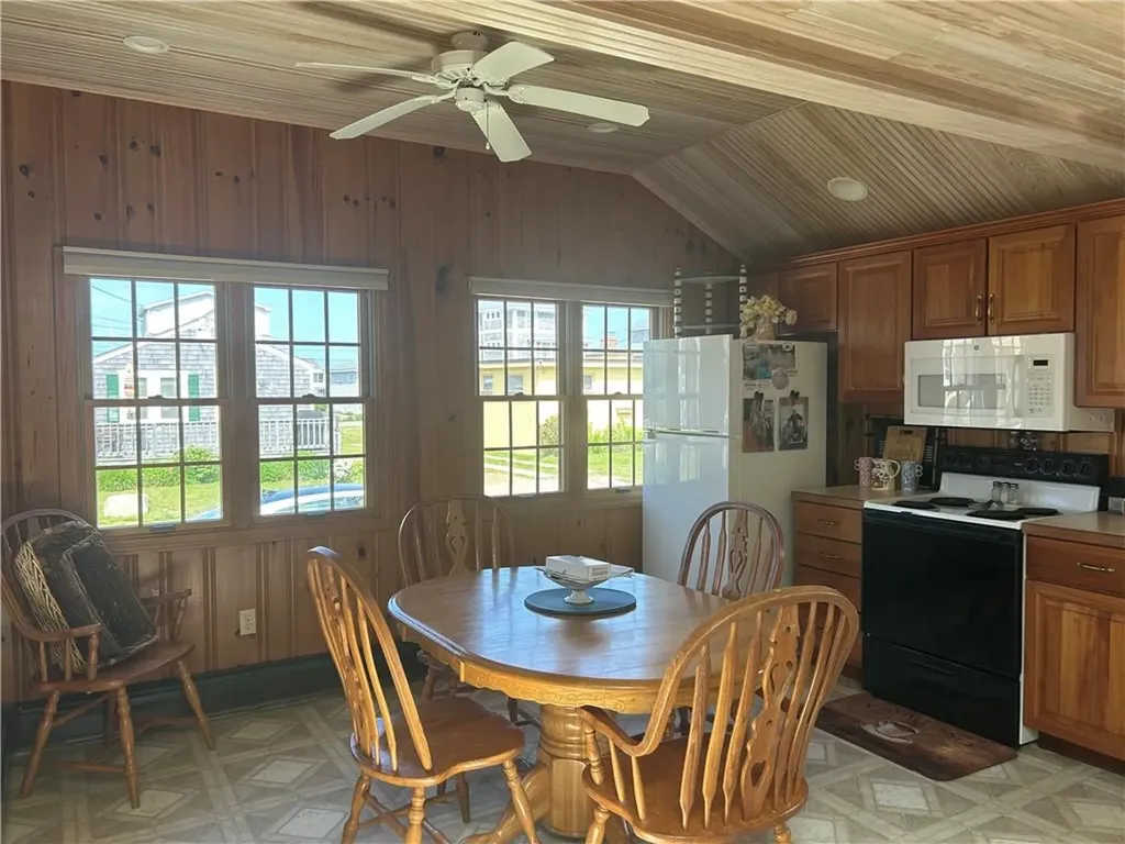 25 Champlin Avenue Narragansett RI 02879