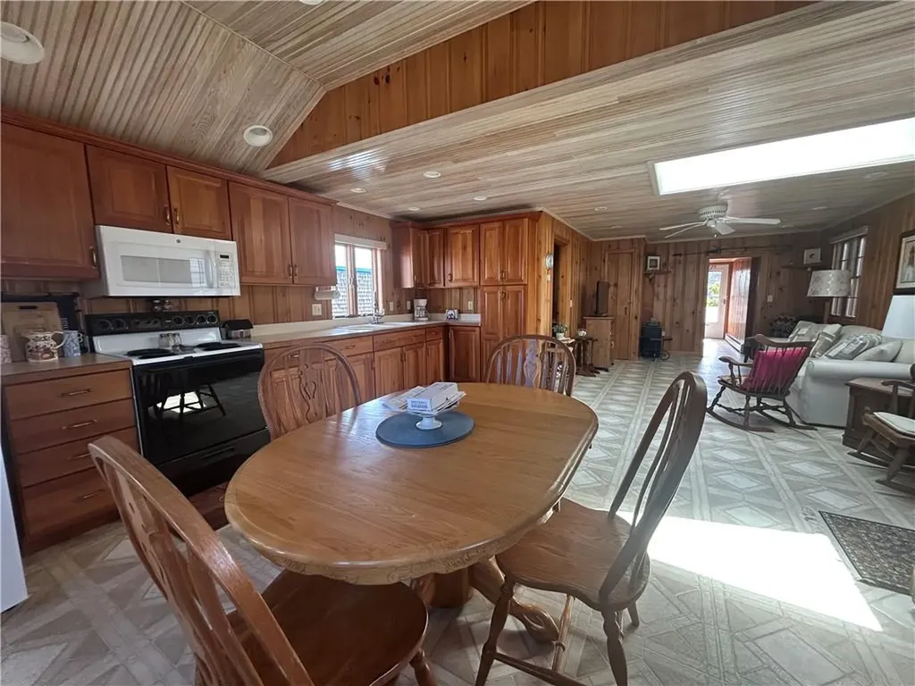 25 Champlin Avenue Narragansett RI 02879