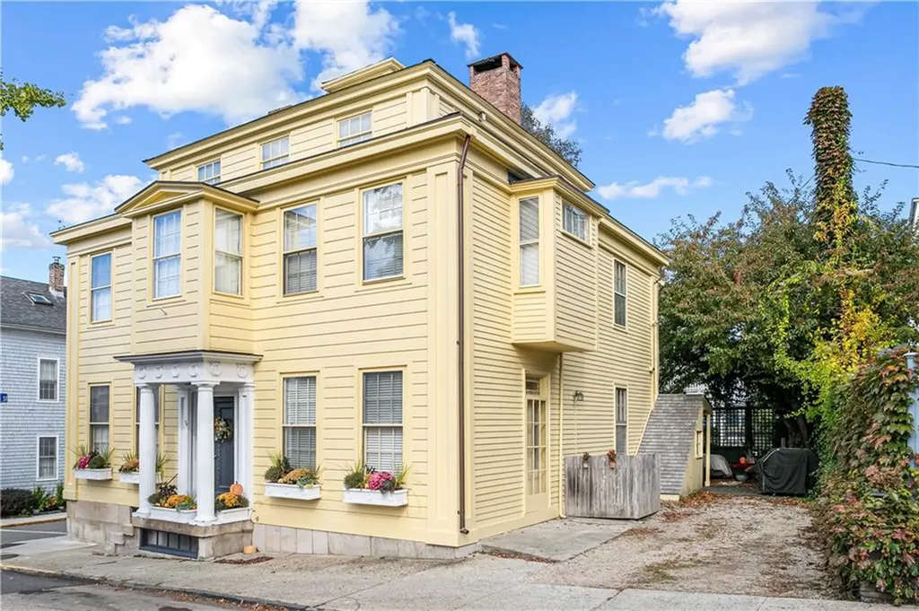 70 Church Street Newport RI 02840
