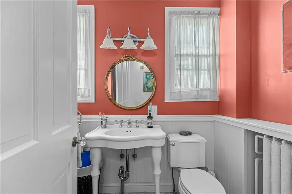 70 Church Street Newport RI 02840