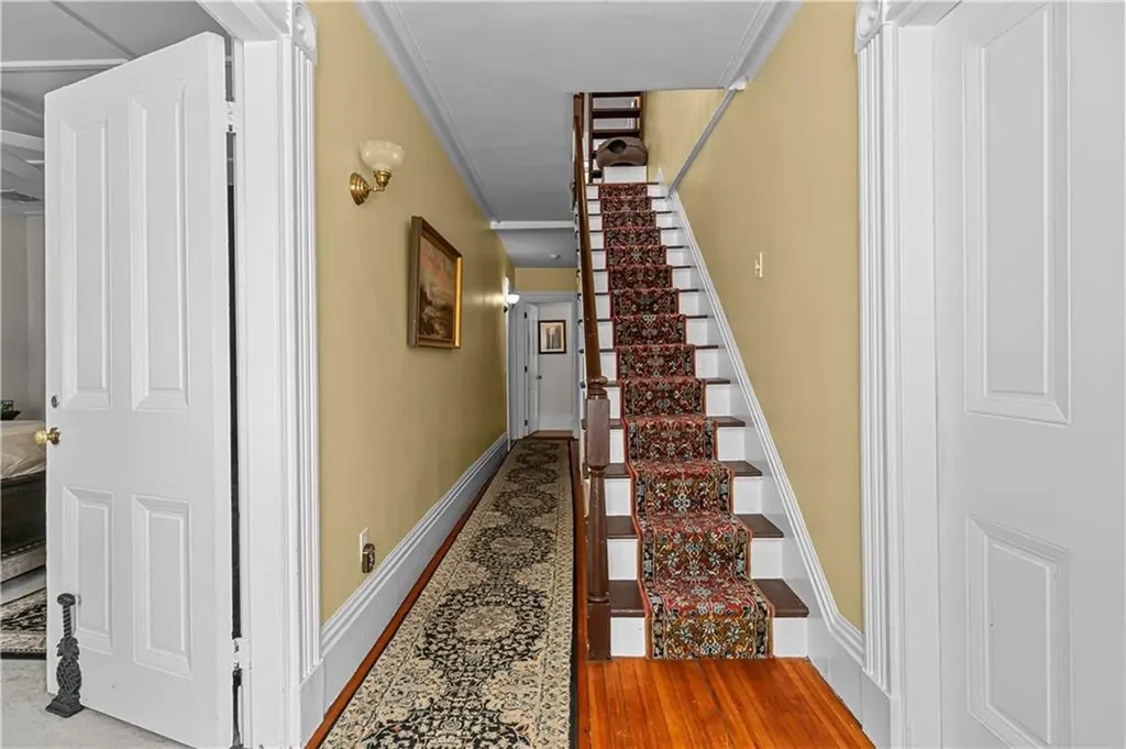 70 Church Street Newport RI 02840