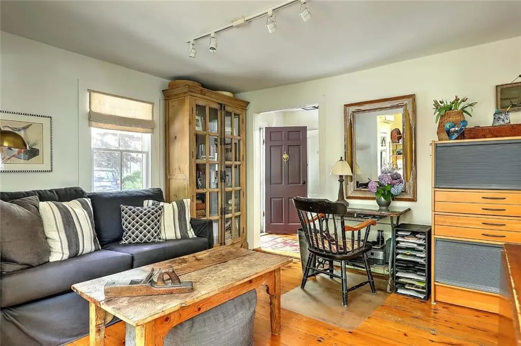 26 Bridge Street Warren RI 02885