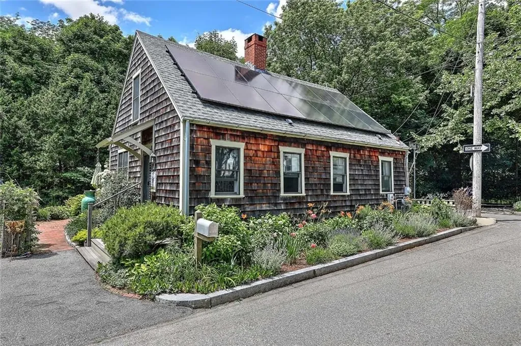 26 Bridge Street Warren RI 02885
