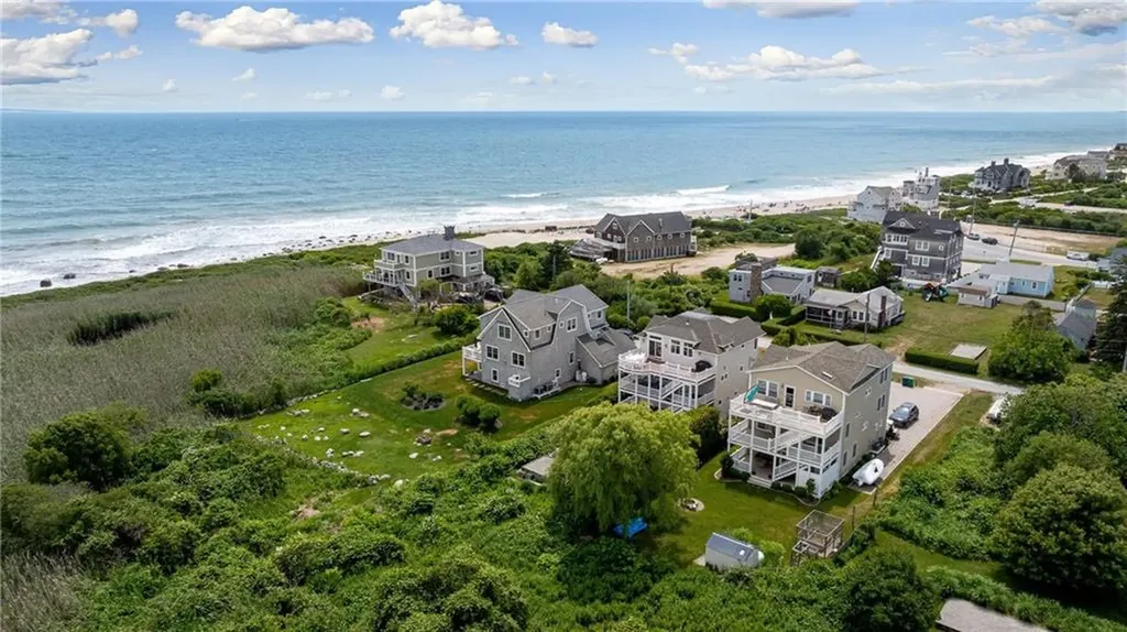 7 Rosebriar Avenue South Kingstown RI 02879