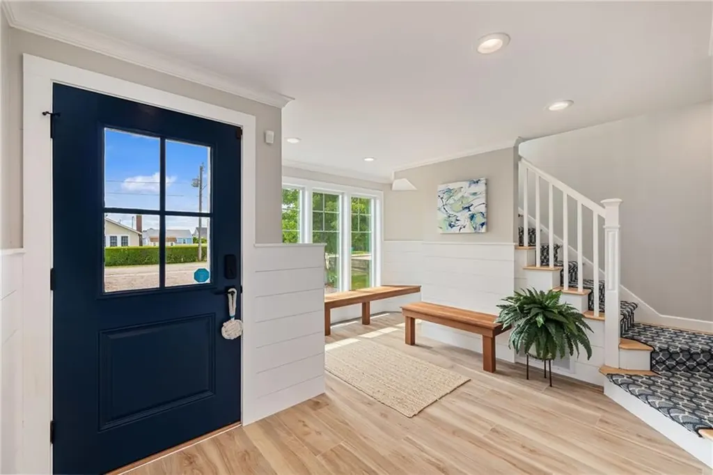 7 Rosebriar Avenue South Kingstown RI 02879