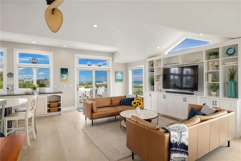 7 Rosebriar Avenue South Kingstown RI 02879