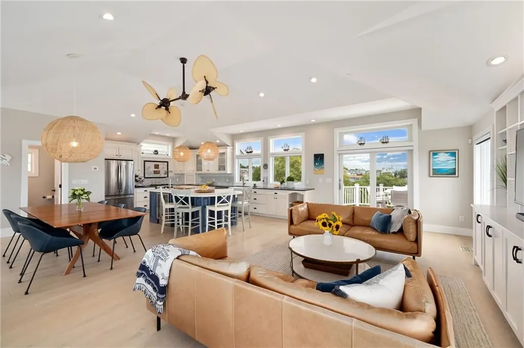 7 Rosebriar Avenue South Kingstown RI 02879