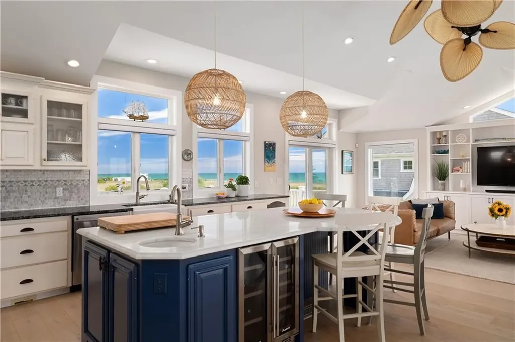 7 Rosebriar Avenue South Kingstown RI 02879