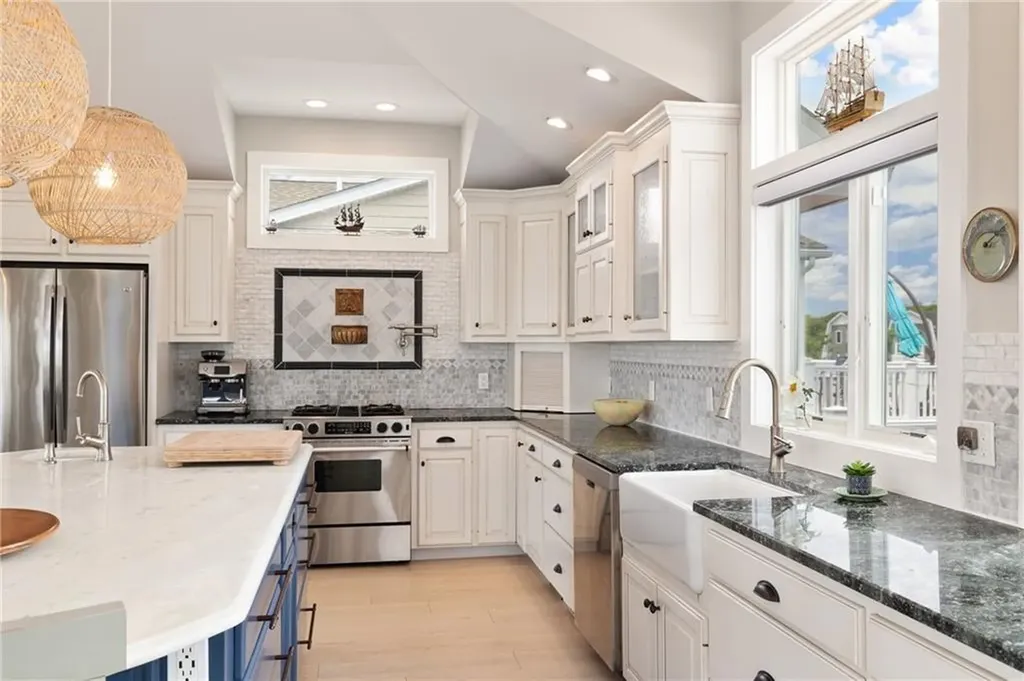 7 Rosebriar Avenue South Kingstown RI 02879