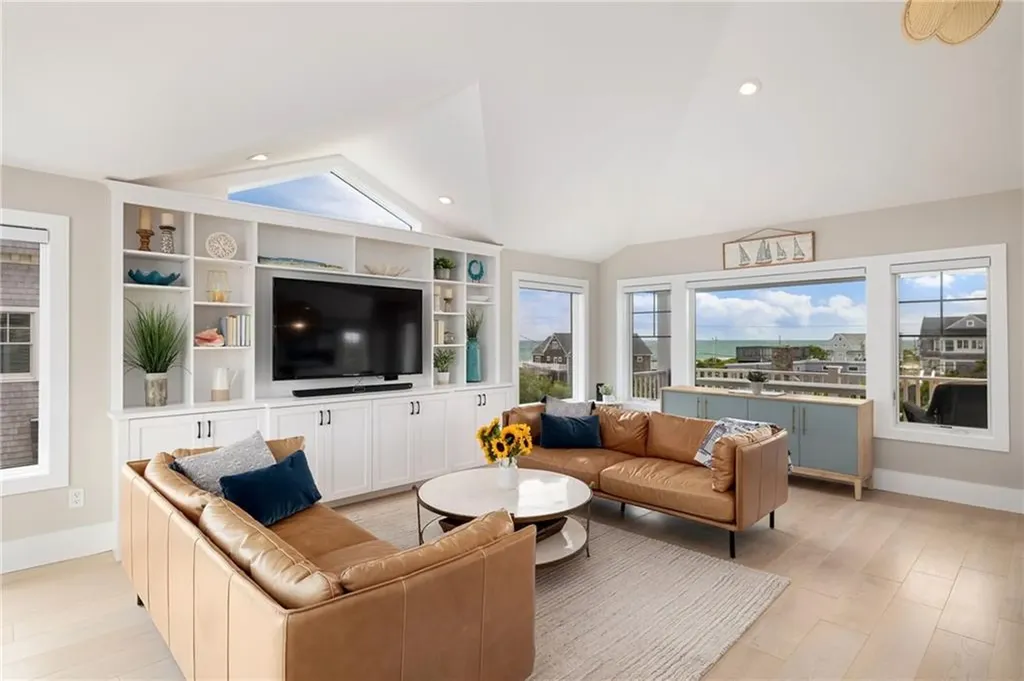 7 Rosebriar Avenue South Kingstown RI 02879