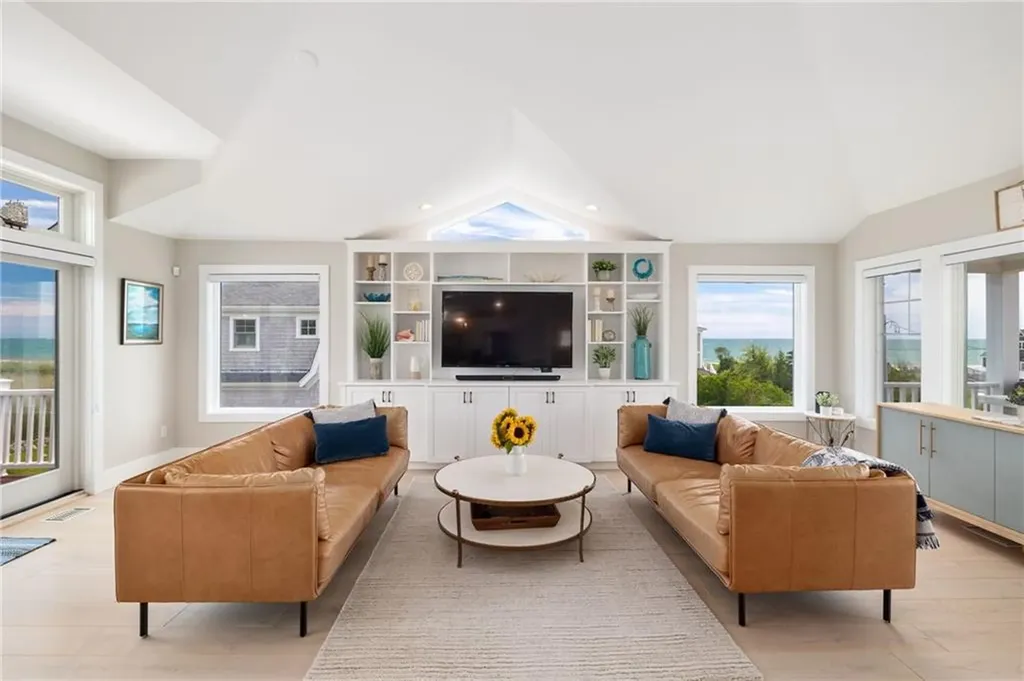 7 Rosebriar Avenue South Kingstown RI 02879