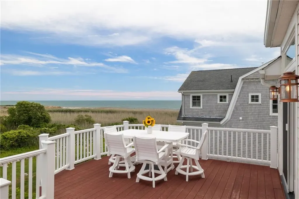 7 Rosebriar Avenue South Kingstown RI 02879