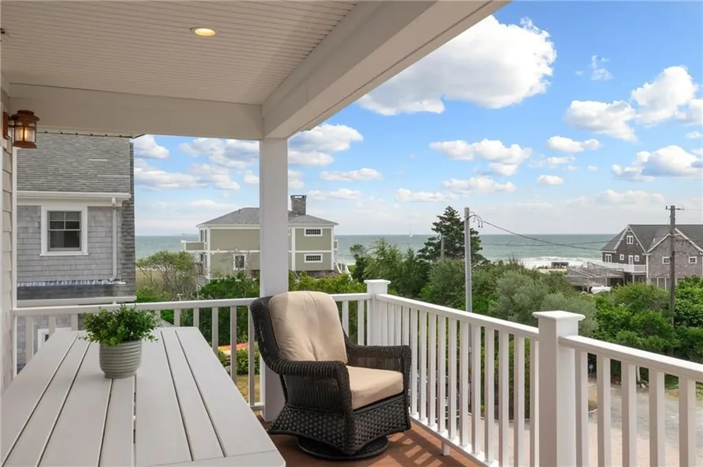 7 Rosebriar Avenue South Kingstown RI 02879