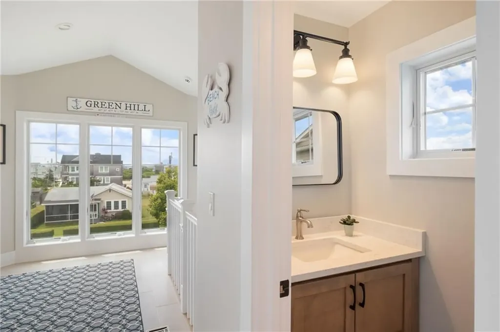 7 Rosebriar Avenue South Kingstown RI 02879