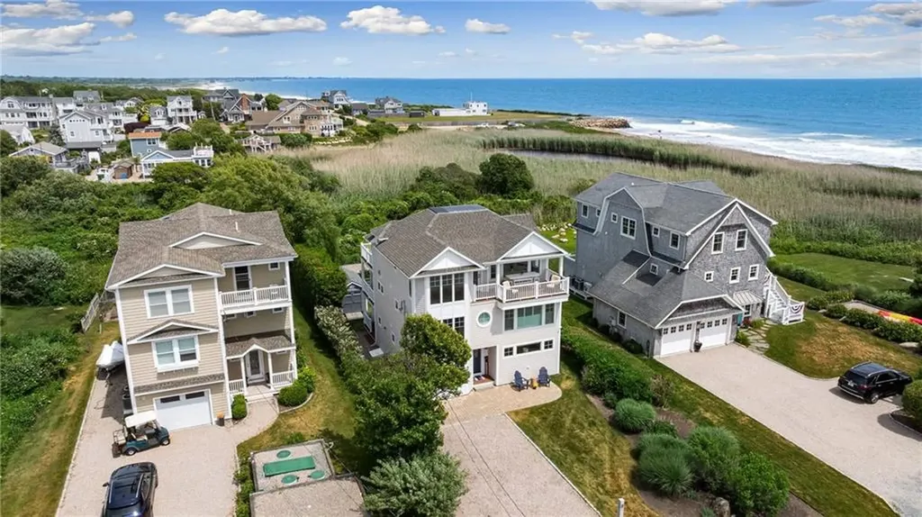 7 Rosebriar Avenue South Kingstown RI 02879