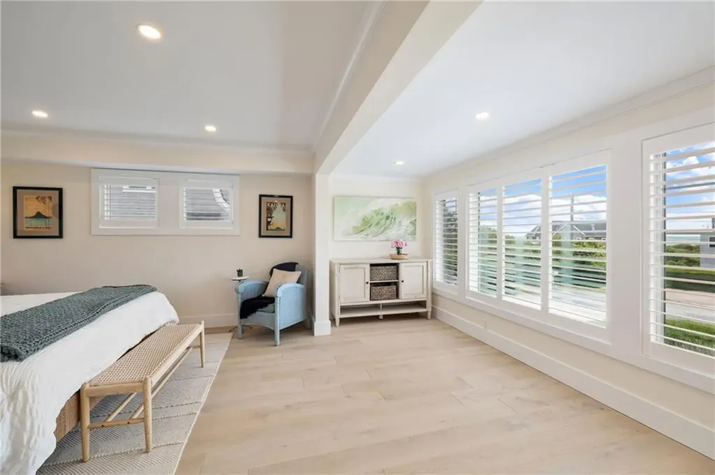7 Rosebriar Avenue South Kingstown RI 02879