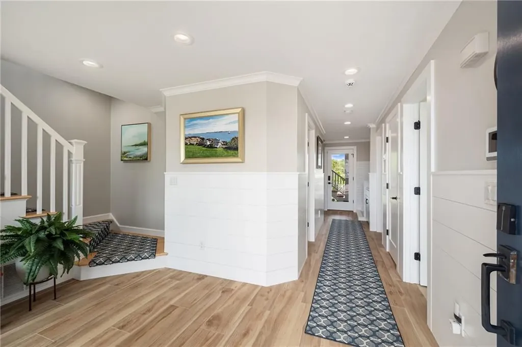 7 Rosebriar Avenue South Kingstown RI 02879