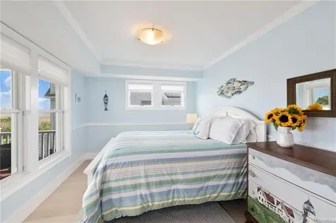 7 Rosebriar Avenue South Kingstown RI 02879