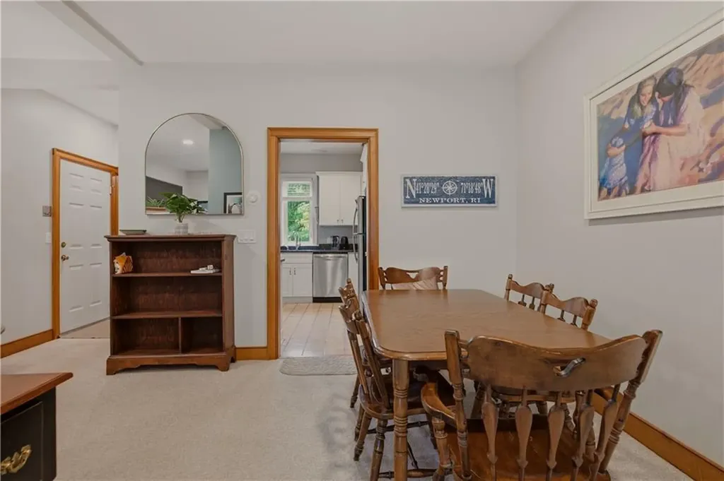 158 Narragansett Avenue Newport RI 02840