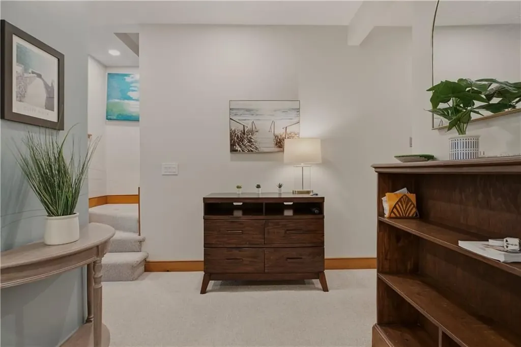 158 Narragansett Avenue Newport RI 02840