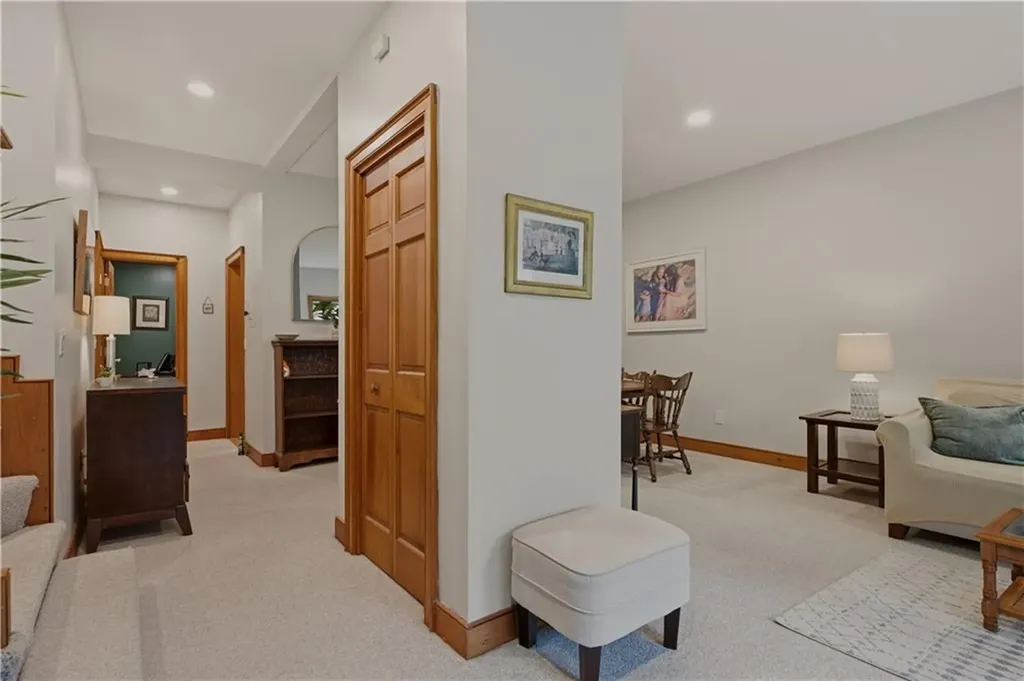 158 Narragansett Avenue Newport RI 02840