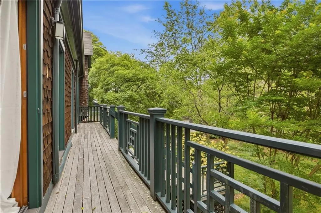 158 Narragansett Avenue Newport RI 02840