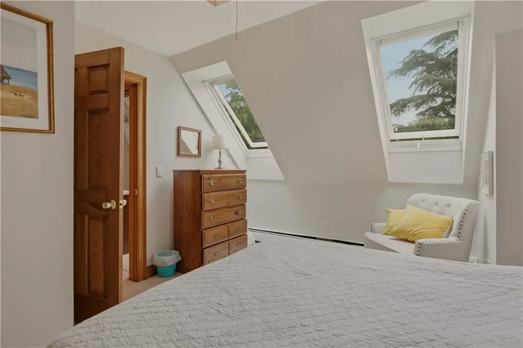 158 Narragansett Avenue Newport RI 02840