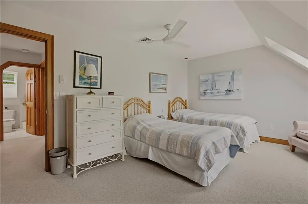 158 Narragansett Avenue Newport RI 02840