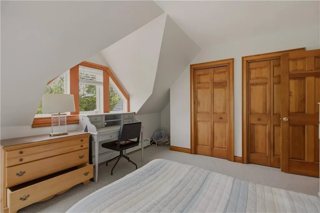158 Narragansett Avenue Newport RI 02840