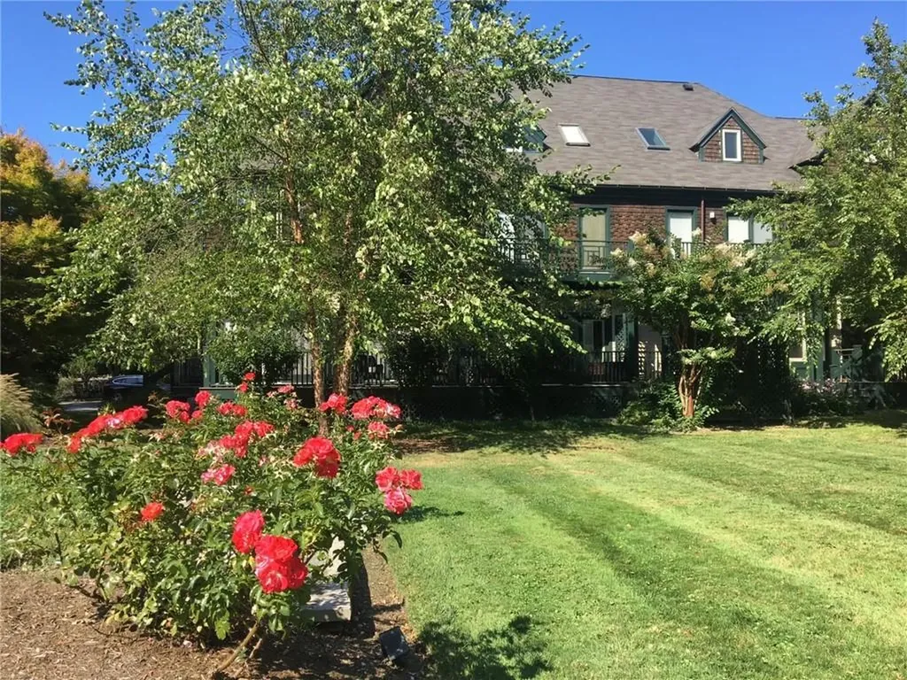 158 Narragansett Avenue Newport RI 02840