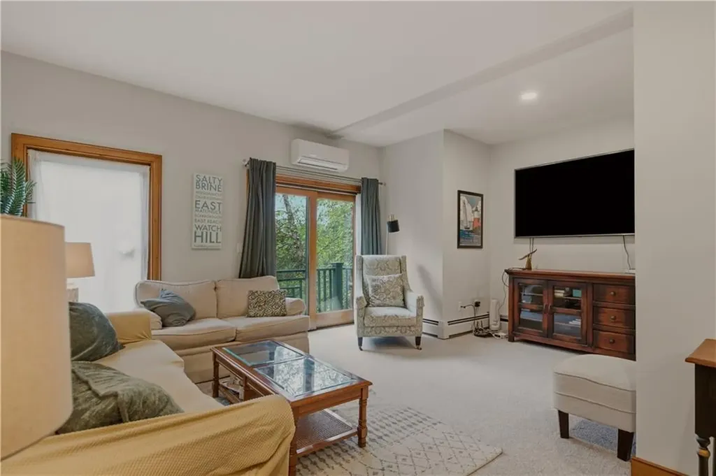 158 Narragansett Avenue Newport RI 02840