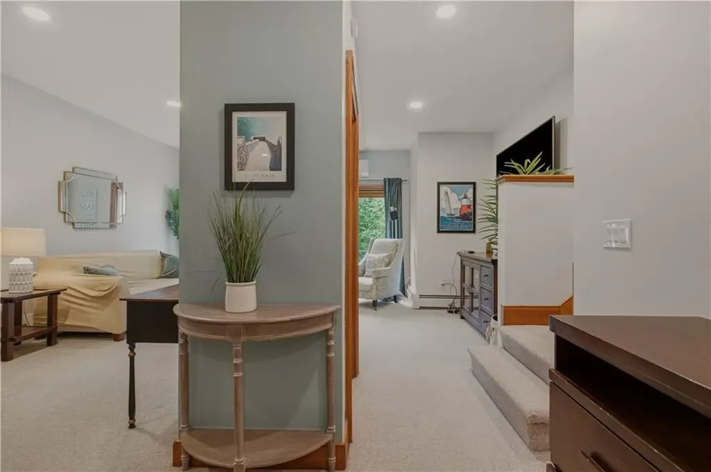 158 Narragansett Avenue Newport RI 02840