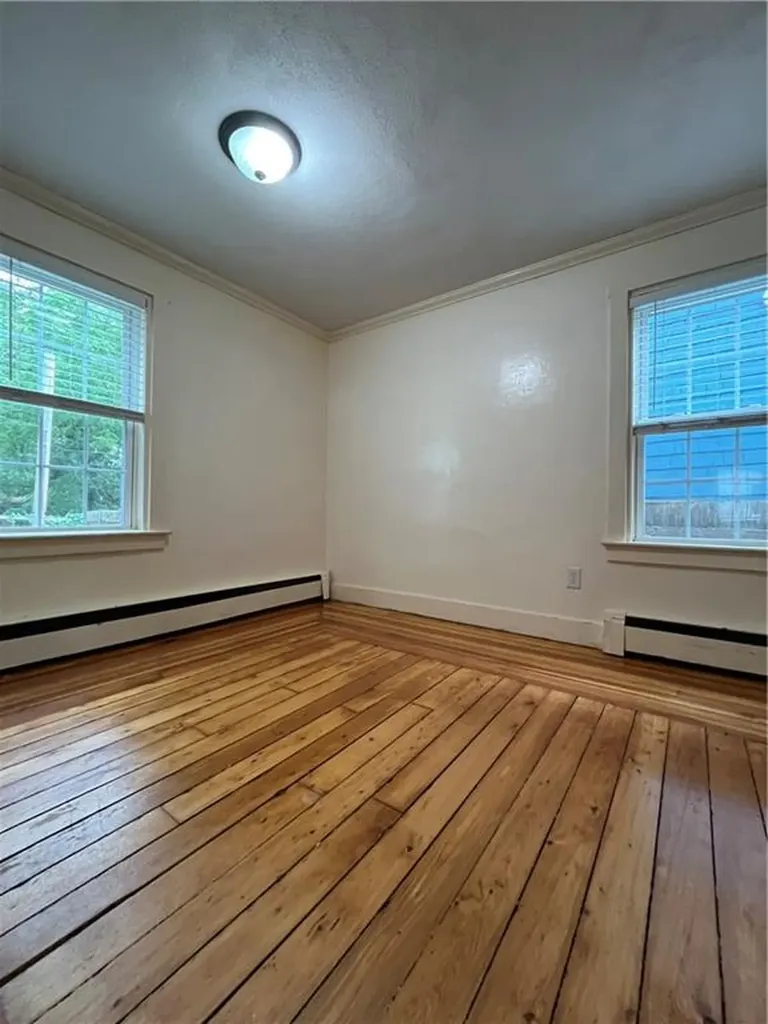 12 Washington Street Bristol RI 02809