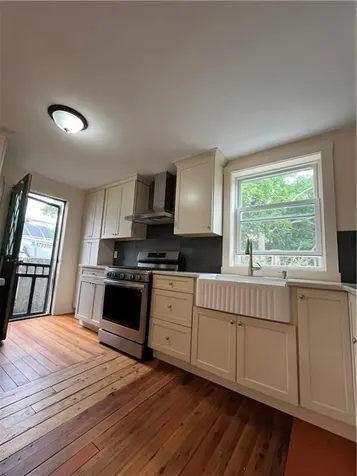 12 Washington Street Bristol RI 02809