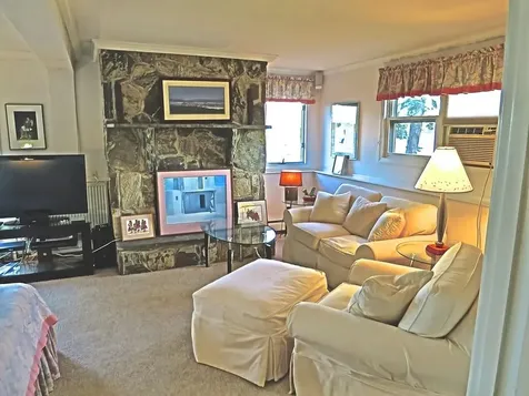 20 Thorpe Avenue Portsmouth RI 02871