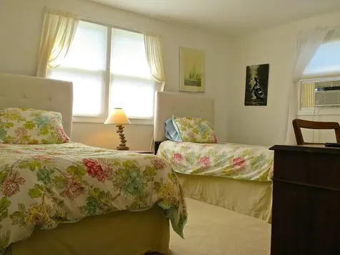 20 Thorpe Avenue Portsmouth RI 02871