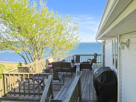 20 Thorpe Avenue Portsmouth RI 02871