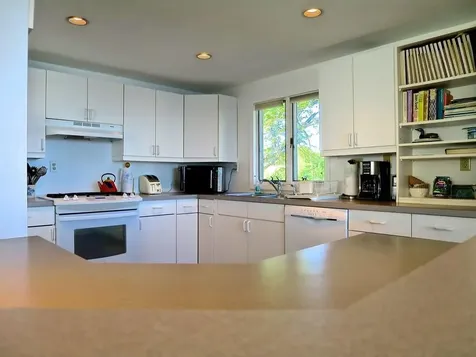 20 Thorpe Avenue Portsmouth RI 02871