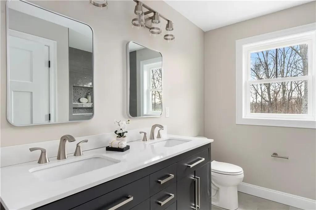 15 Dawsons Circle South Kingstown RI 02879