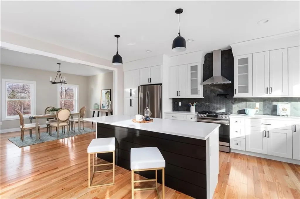 15 Dawsons Circle South Kingstown RI 02879