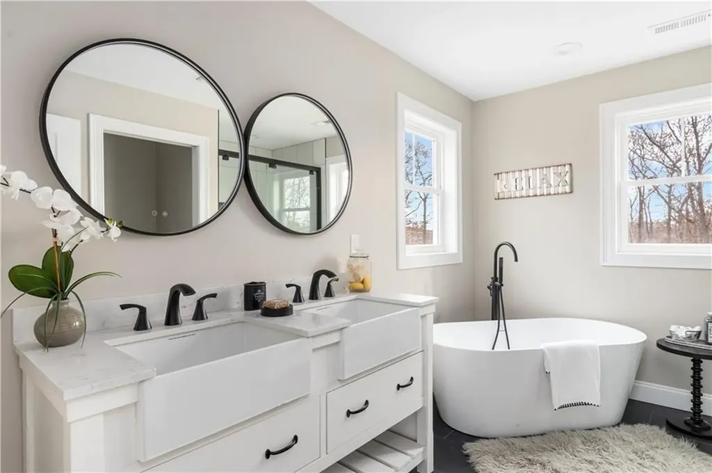 15 Dawsons Circle South Kingstown RI 02879