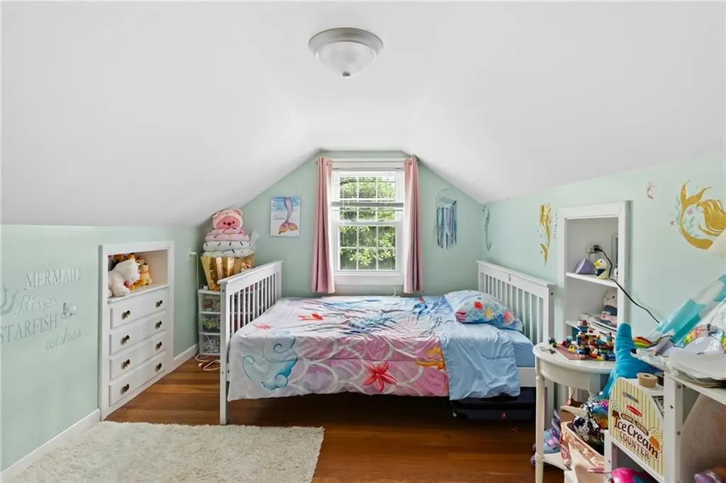 1472 Wampanoag Trail East Providence RI 02915