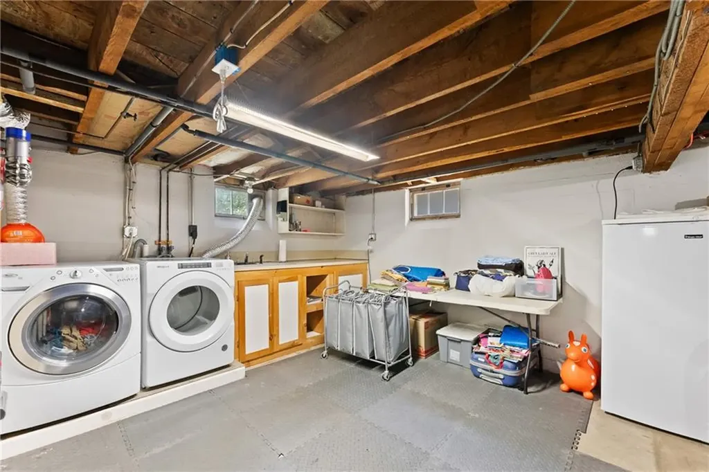 1472 Wampanoag Trail East Providence RI 02915