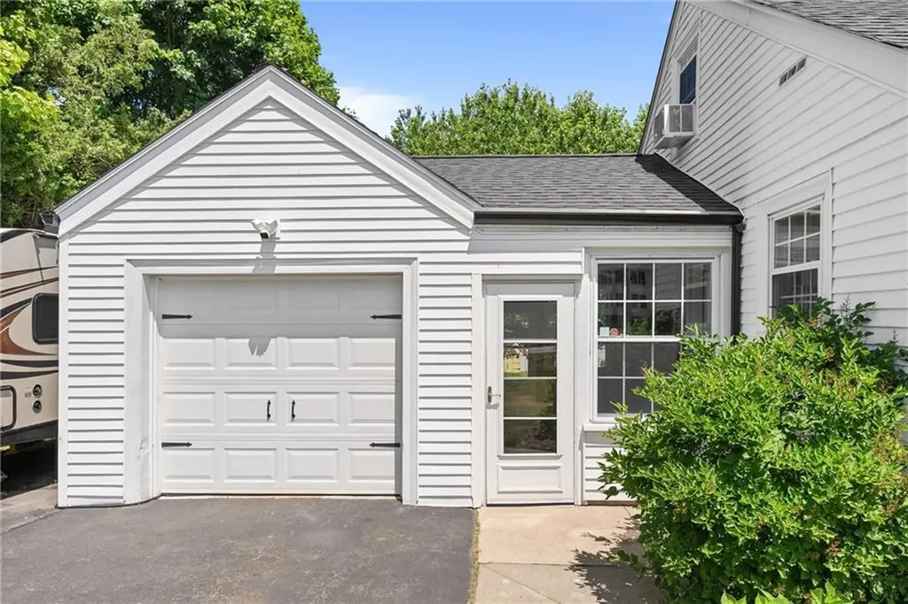 1472 Wampanoag Trail East Providence RI 02915