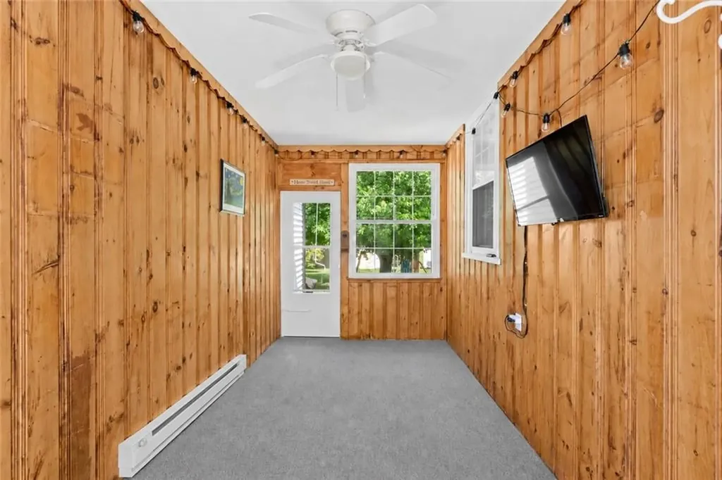 1472 Wampanoag Trail East Providence RI 02915