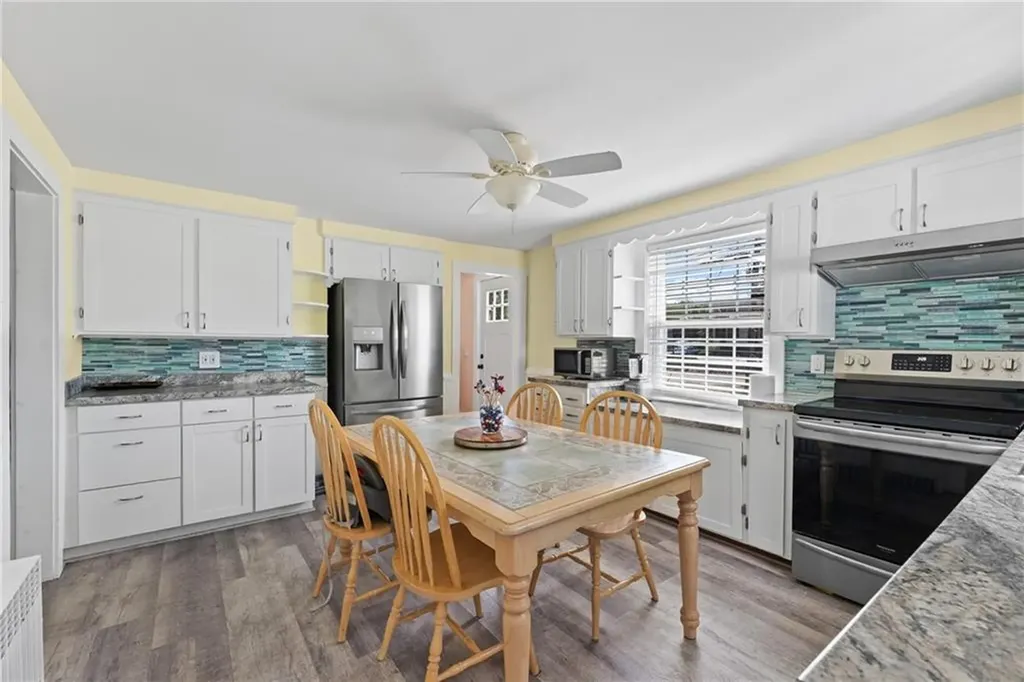 1472 Wampanoag Trail East Providence RI 02915