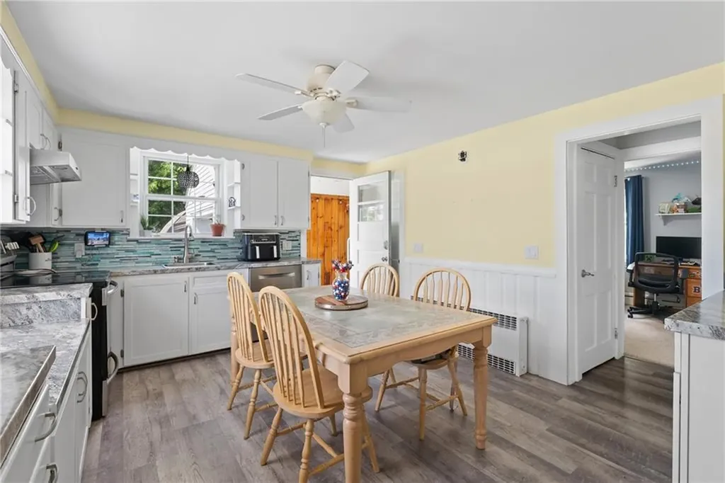 1472 Wampanoag Trail East Providence RI 02915