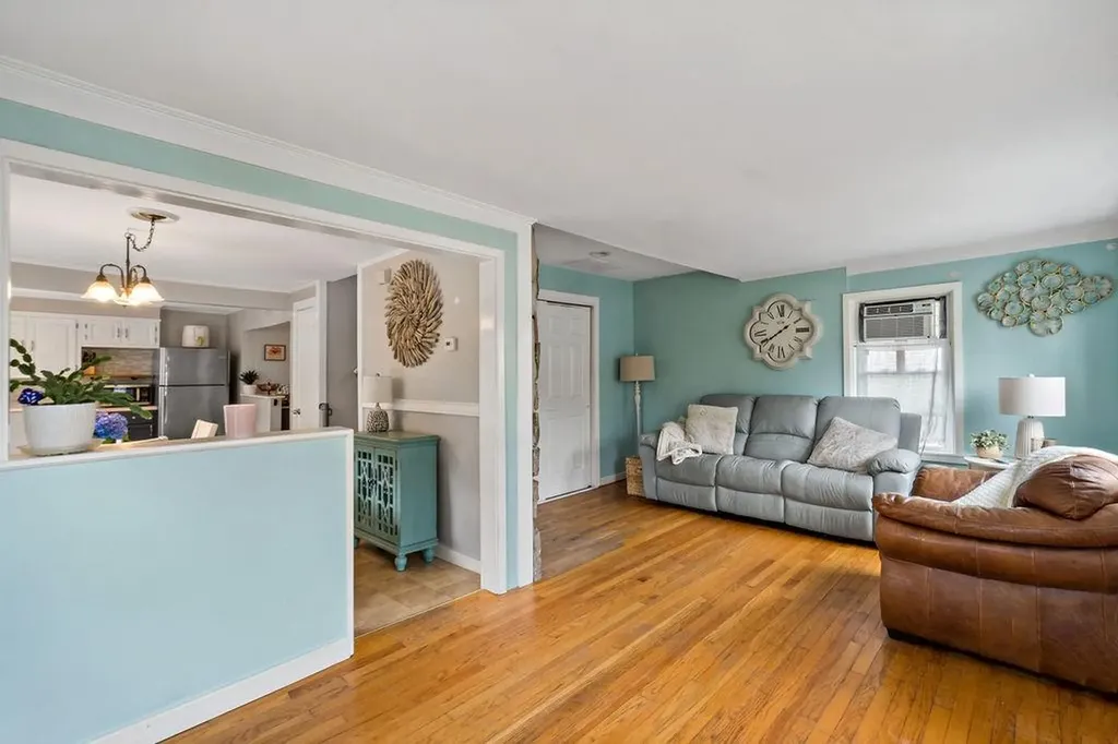 37 Platt Street Bristol RI 02809